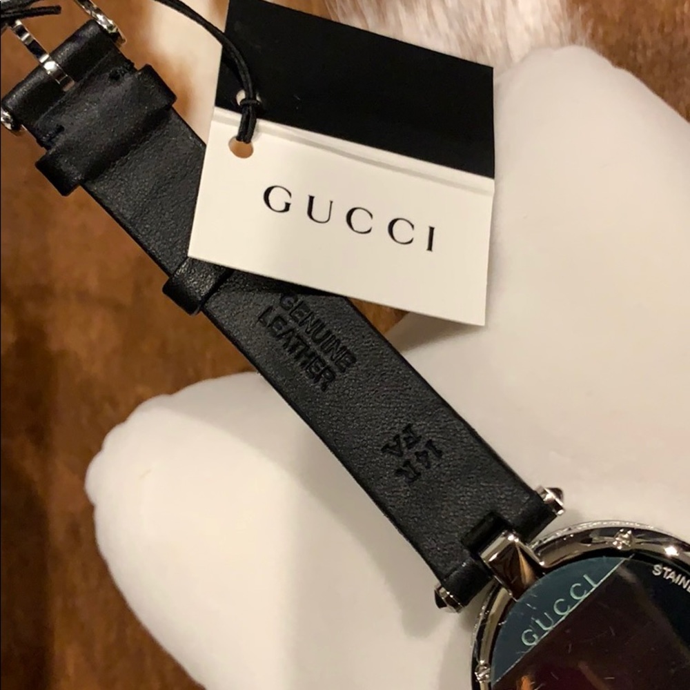 Gucci leather strap watch NWT - Picture 7 of 10